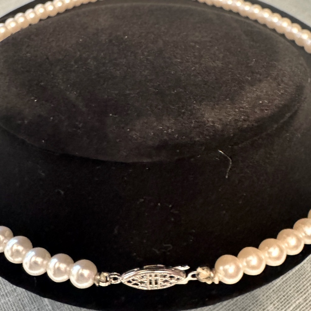 Pearl Necklace with Teardrop Pendant 18” - Picture 3 of 5